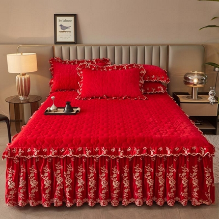 91家纺网 家纺一手货源 找家纺 （总）恋尚 2024新款宝宝绒绣花花边床笠式床裙-达琳娜