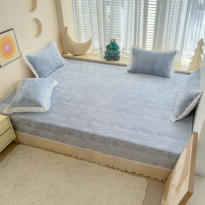 91家纺网 家纺一手货源 找家纺 冬然家纺 2024新款雕花绒榻榻米床盖 浪花朵朵