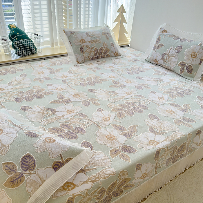 91家纺网 家纺一手货源 找家纺 冬然家纺 2024新款雕花绒榻榻米床盖 淡雅芬芳