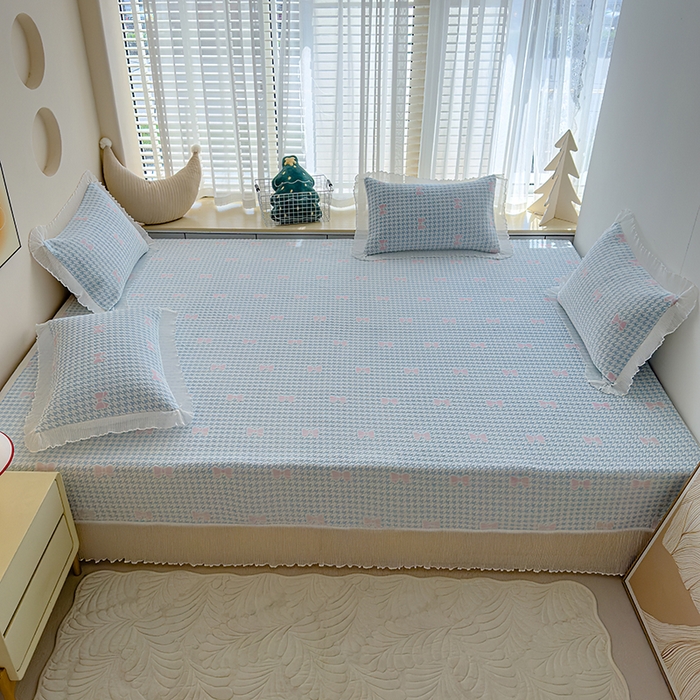 91家纺网 家纺一手货源 找家纺 冬然家纺 2024新款雕花绒榻榻米床盖 梦蝶