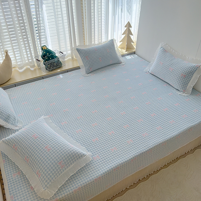 91家纺网 家纺一手货源 找家纺 冬然家纺 2024新款雕花绒榻榻米床盖 梦蝶