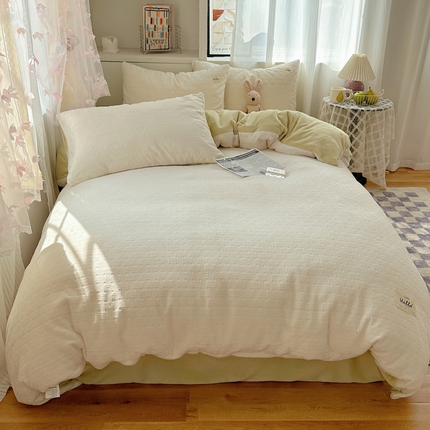 91家纺网 家纺一手货源 找家纺 顾里家纺 2024新款ins韩系色织华夫格绒四件套 奶油白绿