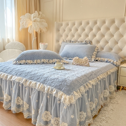 91家纺网 家纺一手货源 找家纺 （总）瑞宝 2025新款全消光牛奶绒花边款床裙三件套