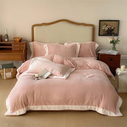 91家纺网 家纺一手货源 找家纺 （总）名品优仓 2024新款高克重牛奶绒立体绣花四件套-爱丽莎