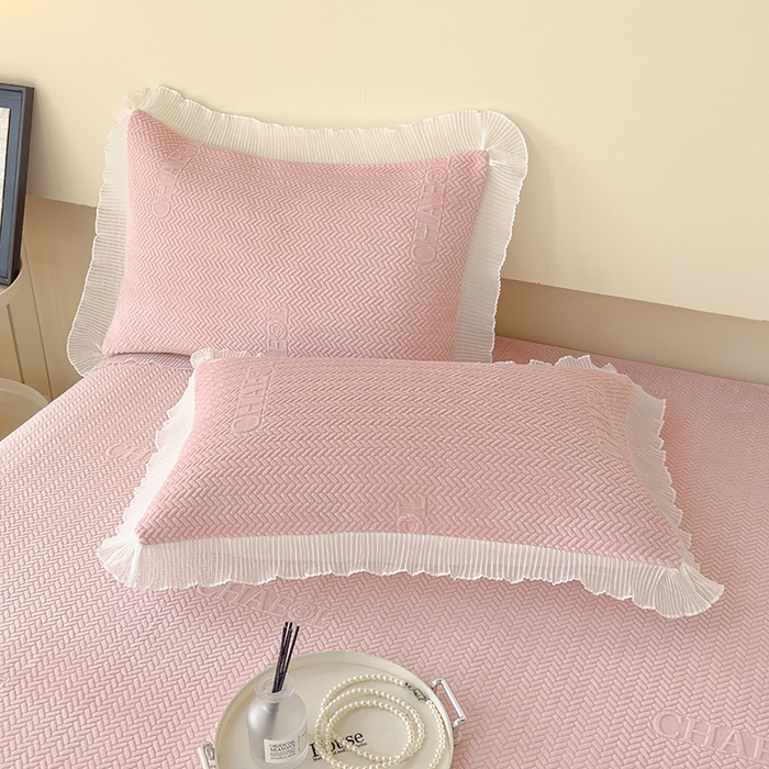 91家纺网 家纺一手货源 找家纺 （总）冬然家纺 2024新款雕花绒床盖系列