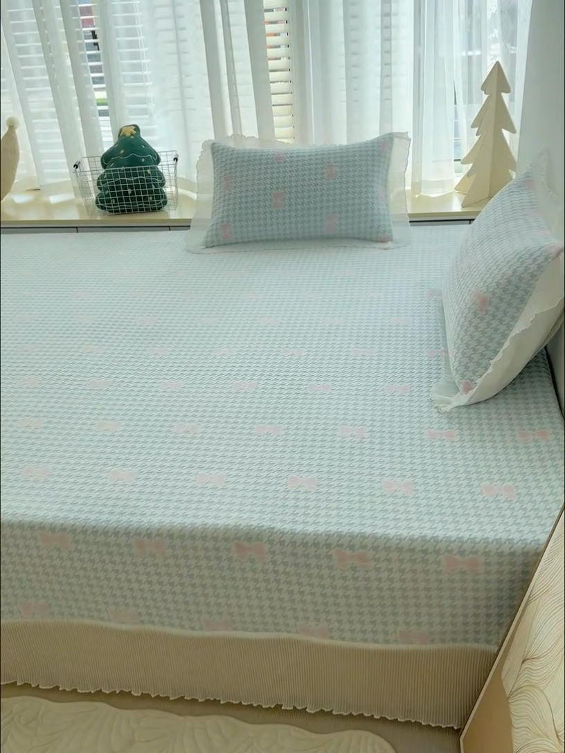 91家纺网 家纺一手货源 找家纺 冬然家纺 2024新款雕花绒榻榻米床盖 梦蝶