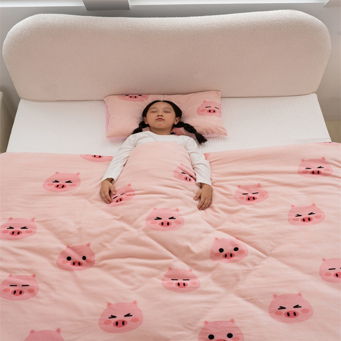 91家纺网 家纺一手货源 找家纺 艾佳宝贝 2024牛奶绒豆豆绒可拆式多功能防踢被 防踢被-pink小猪