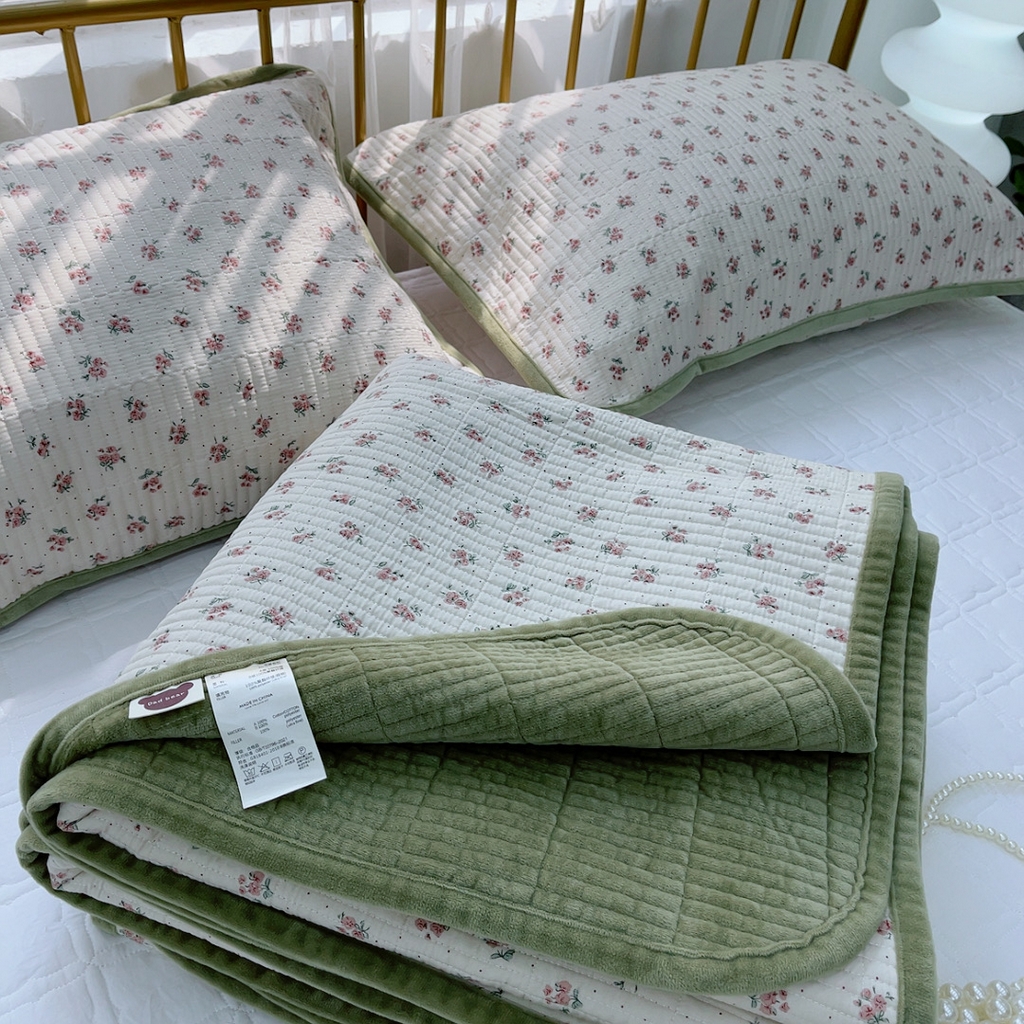 91家纺网 家纺一手货源 找家纺 2024新款棉加绒双面两用四季款床盖三件套玫瑰