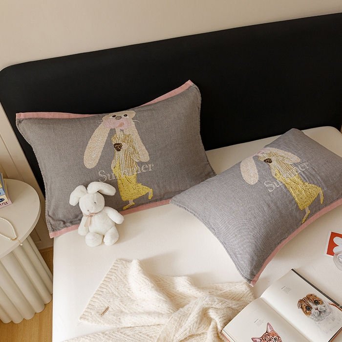 91家纺网 家纺一手货源 找家纺 麻依 2024新款纯棉纱布枕巾一对装全棉四层纱布54*78cm/对 兔儿女士