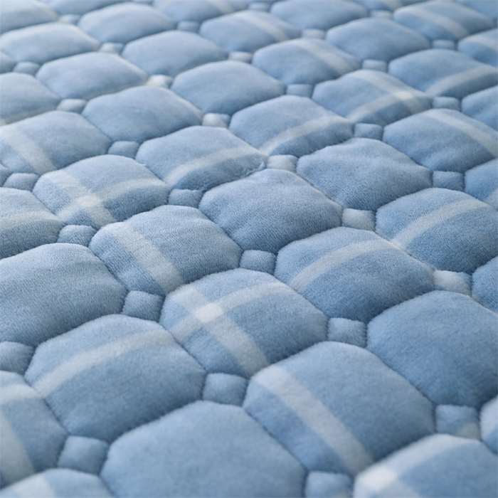 91家纺网 家纺一手货源 找家纺 凌云家纺 2025新款A类牛奶绒床垫软垫学生宿舍单人床褥可机洗 蓝小格