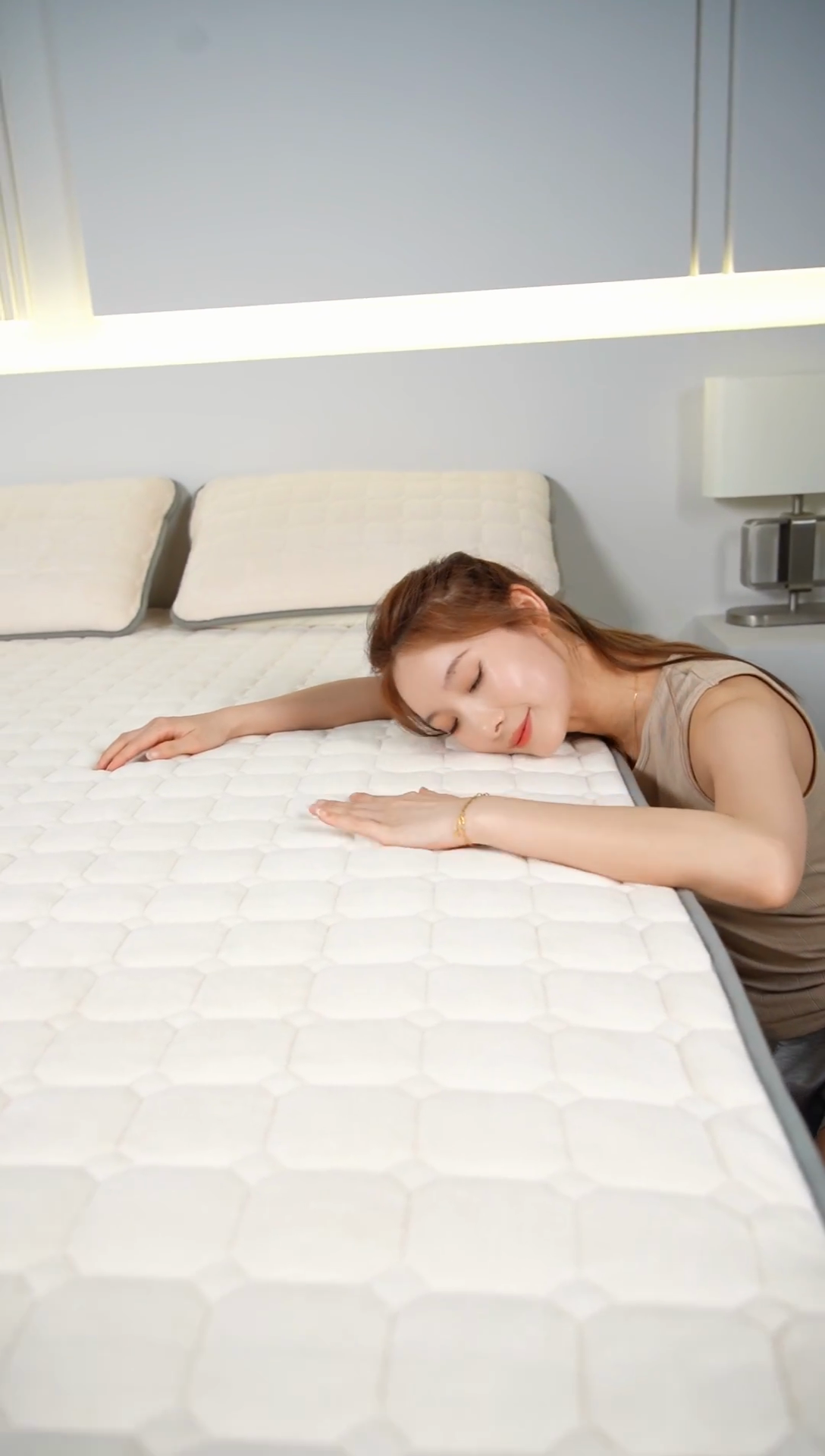 91家纺网 家纺一手货源 找家纺 凌云家纺 2025新款A类牛奶绒床垫软垫学生宿舍单人床褥可机洗 新米杏