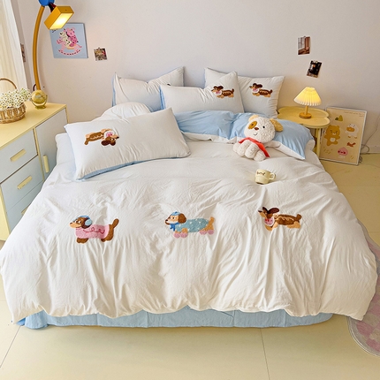 91家纺网 家纺一手货源 找家纺 （总）尤米 2024新款可爱腊肠狗系列毛巾绣四件套