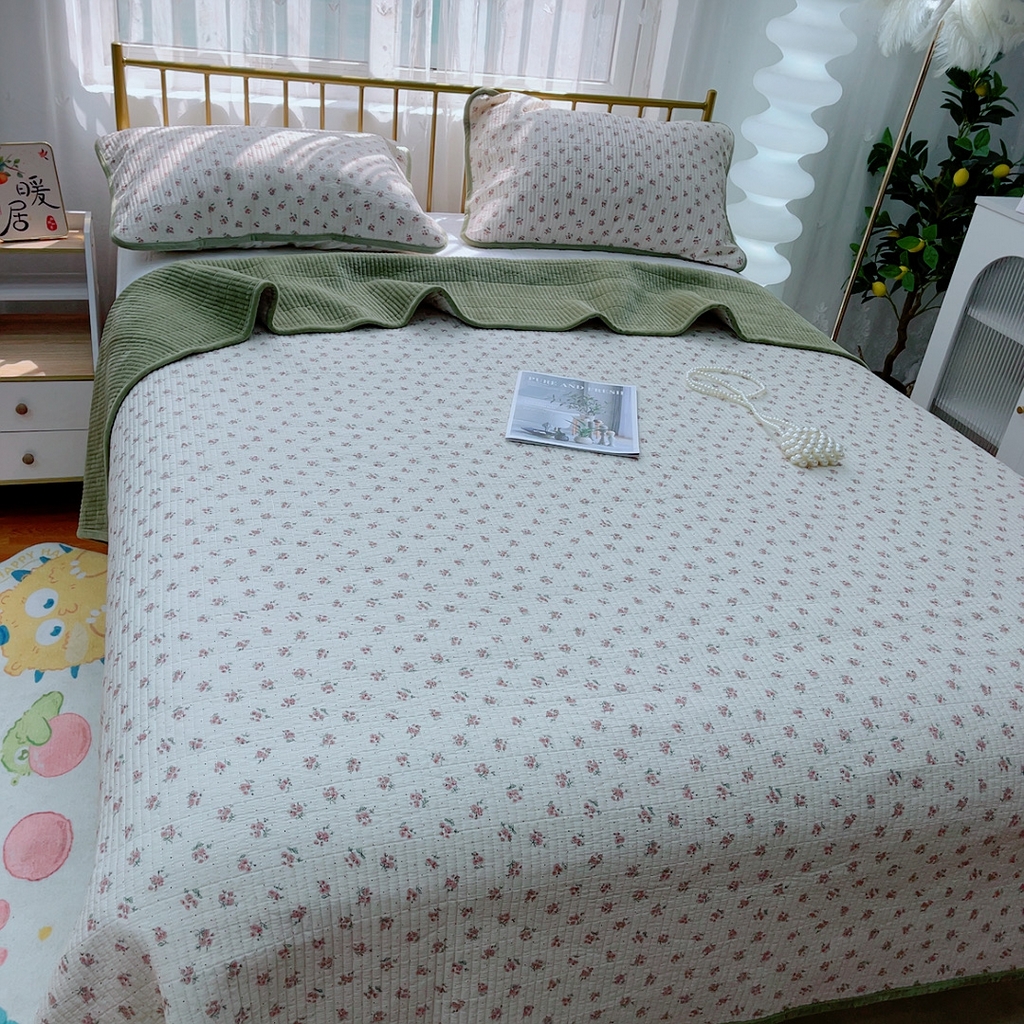 91家纺网 家纺一手货源 找家纺 2024新款棉加绒双面两用四季款床盖三件套玫瑰