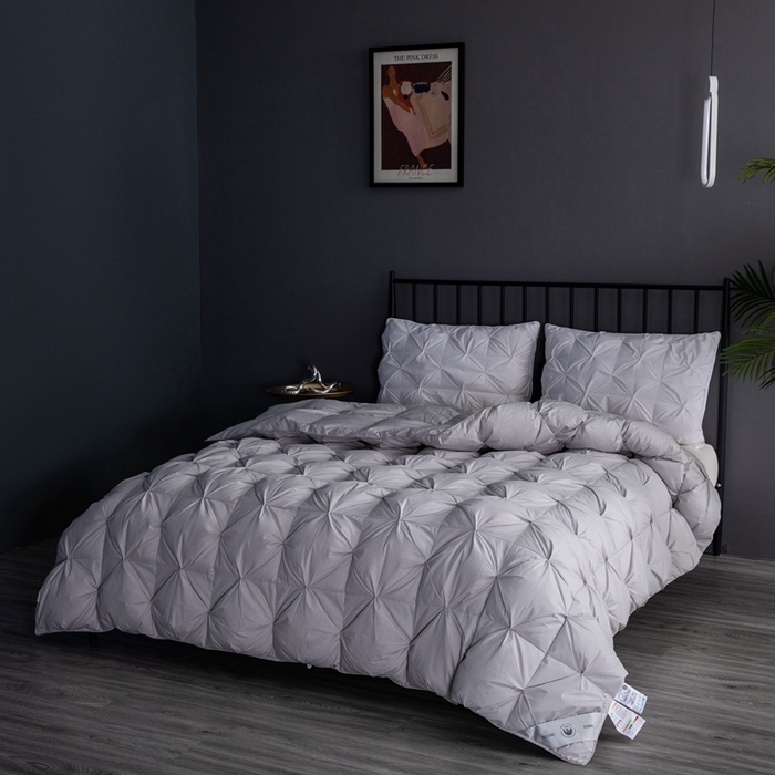 91家纺网 家纺一手货源 找家纺 兰言诺羽绒被 2025新款雅韵-全棉柔赛丝纽花羽绒被 灰色