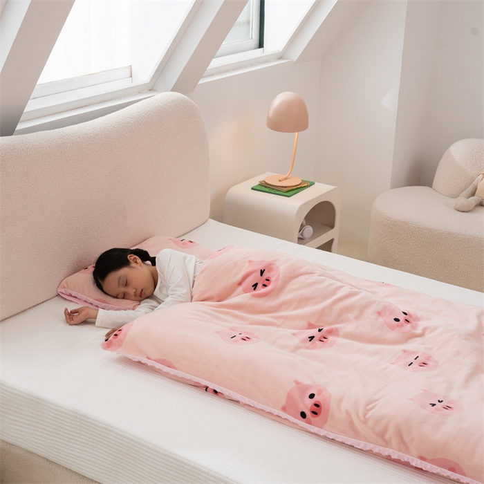 91家纺网 家纺一手货源 找家纺 艾佳宝贝 2024牛奶绒豆豆绒可拆式多功能防踢被 防踢被-pink小猪