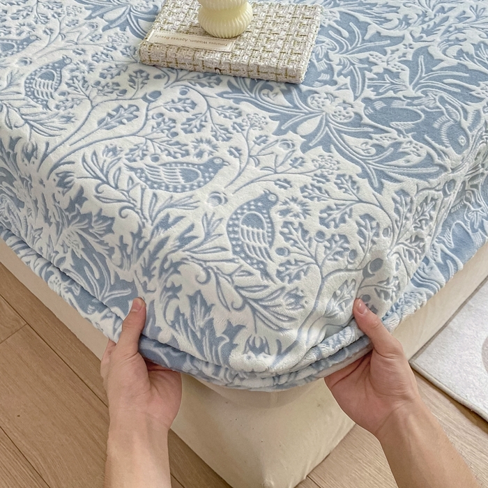 91家纺网 家纺一手货源 找家纺 大境 2024新款A类雕花绒牛奶绒床笠三件套单床笠宝宝绒婴儿绒 可可西里 蓝