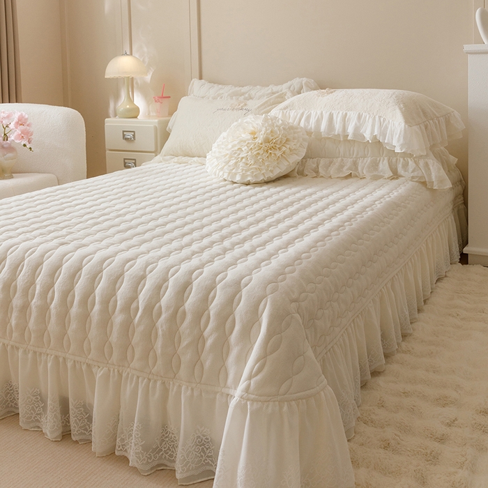 91家纺网 家纺一手货源 找家纺 胜权家纺 2024秋冬新款法式牛奶绒蕾丝单床盖系列-爱丽丝 爱丽丝-珍珠白