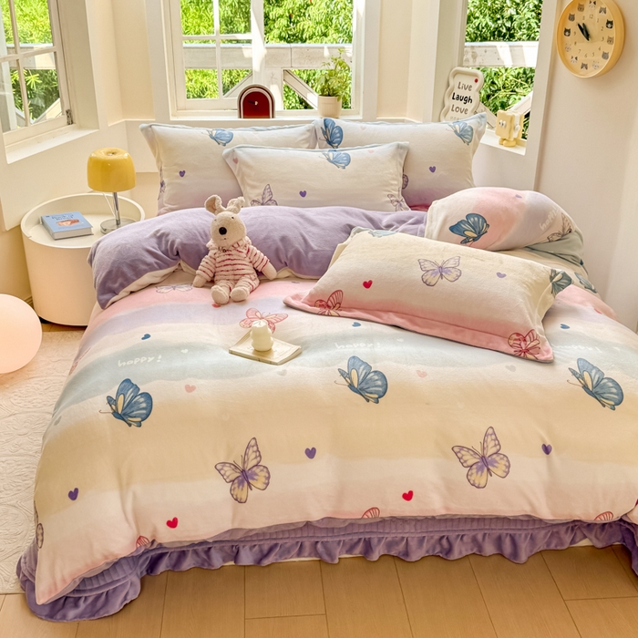 91家纺网 家纺一手货源 找家纺 尚美 2024新款高克重印花花边牛奶绒床盖四件套 蝴蝶飞飞