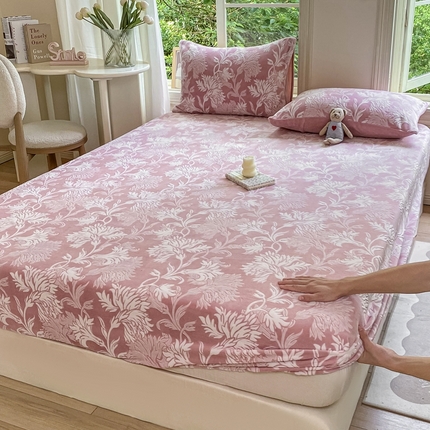 91家纺网 家纺一手货源 找家纺 （总）其奥家纺 2025新款A类雕花绒牛奶绒床笠三件套单床笠宝宝绒婴儿绒