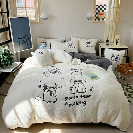 91家纺网 家纺一手货源 找家纺 眠屿家纺 2025新款羊羔绒毛巾绣四件套 墨镜狗