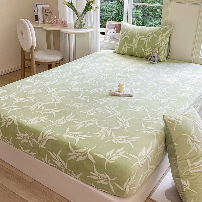 91家纺网 家纺一手货源 找家纺 大境 2024新款A类雕花绒牛奶绒床笠三件套单床笠宝宝绒婴儿绒 竹影 奶绿