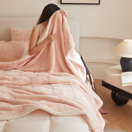 铭动家纺 2024新款方格系列毯子 方格粉