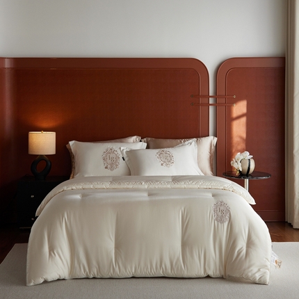 91家纺网 家纺一手货源 找家纺 （总）丽笙被芯 2024新款100S高奢刺绣纤维被系列-爱彼80李官奇大豆被