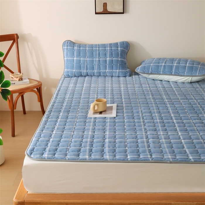 91家纺网 家纺一手货源 找家纺 凌云家纺 2025新款A类牛奶绒床垫软垫学生宿舍单人床褥可机洗 蓝小格