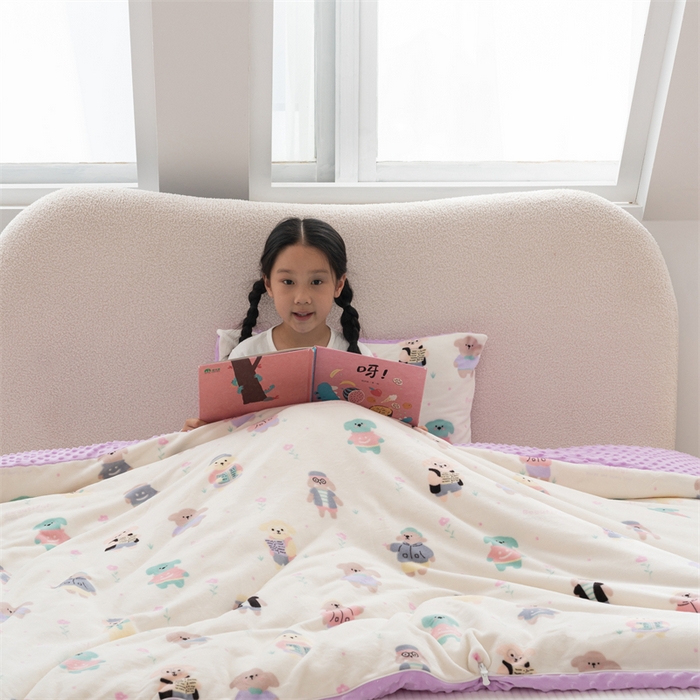 91家纺网 家纺一手货源 找家纺 艾佳宝贝 2024牛奶绒豆豆绒可拆式多功能防踢被 防踢被-缤纷熊多多