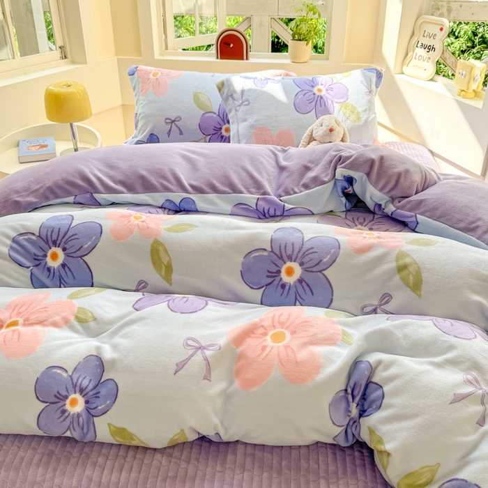 91家纺网 家纺一手货源 找家纺 尚美 2024新款高克重印花花边牛奶绒床盖四件套 紫薇