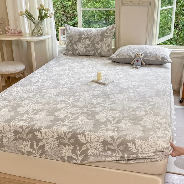 91家纺网 家纺一手货源 找家纺 大境 2024新款A类雕花绒牛奶绒床笠三件套单床笠宝宝绒婴儿绒 罗曼 褐咖