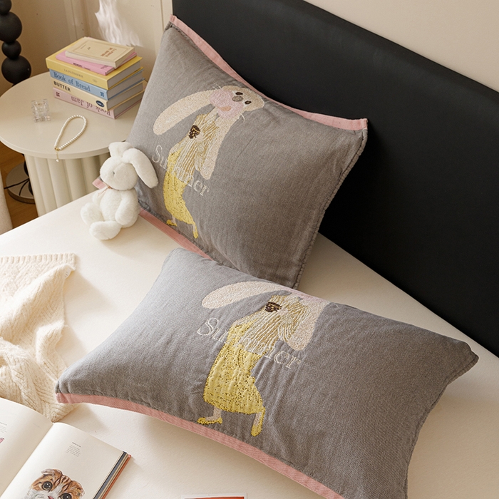 91家纺网 家纺一手货源 找家纺 麻依 2024新款纯棉纱布枕巾一对装全棉四层纱布54*78cm/对 兔儿女士