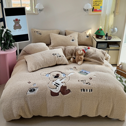 91家纺网 家纺一手货源 找家纺 （总）眠屿家纺 2025新款羊羔绒毛巾绣四件套