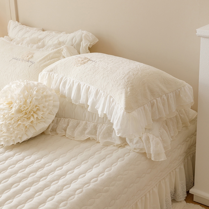 91家纺网 家纺一手货源 找家纺 胜权家纺 2024秋冬新款法式牛奶绒蕾丝单床盖系列-爱丽丝 爱丽丝-珍珠白