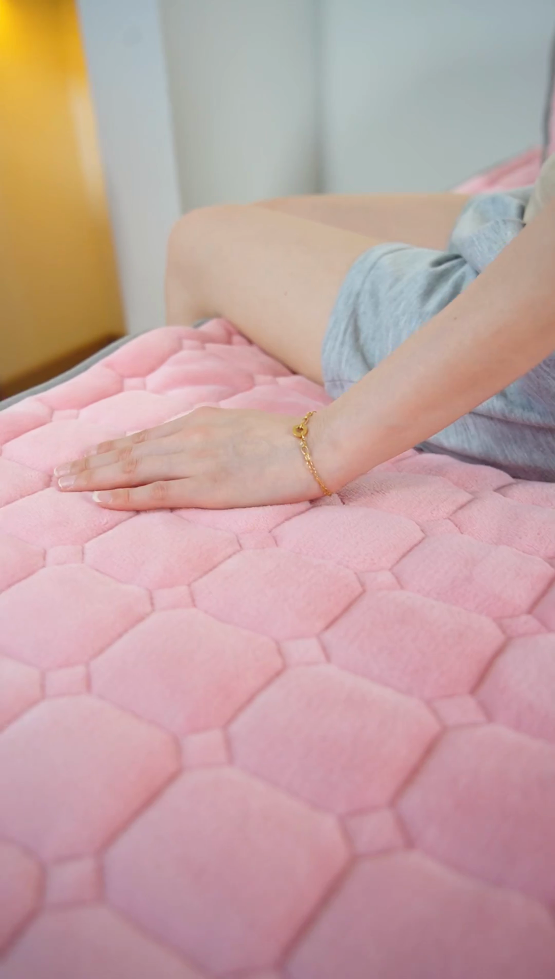 91家纺网 家纺一手货源 找家纺 凌云家纺 2025新款A类牛奶绒床垫软垫学生宿舍单人床褥可机洗 桃花粉