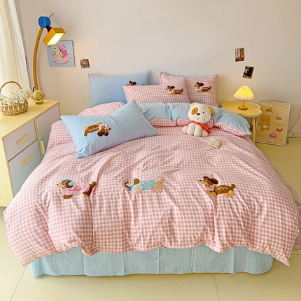 91家纺网 家纺一手货源 找家纺 （总）尤米 2024新款可爱腊肠狗系列毛巾绣四件套