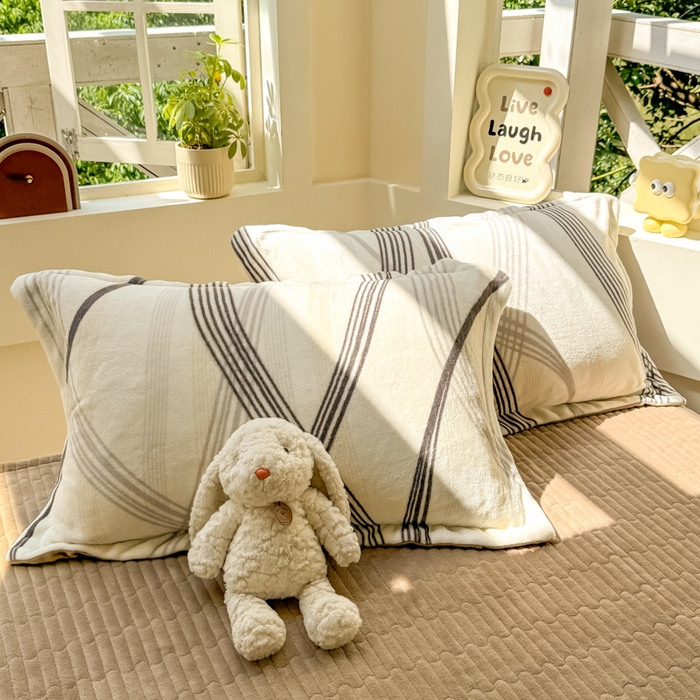 91家纺网 家纺一手货源 找家纺 尚美 2024新款高克重印花花边牛奶绒床盖四件套 佳音