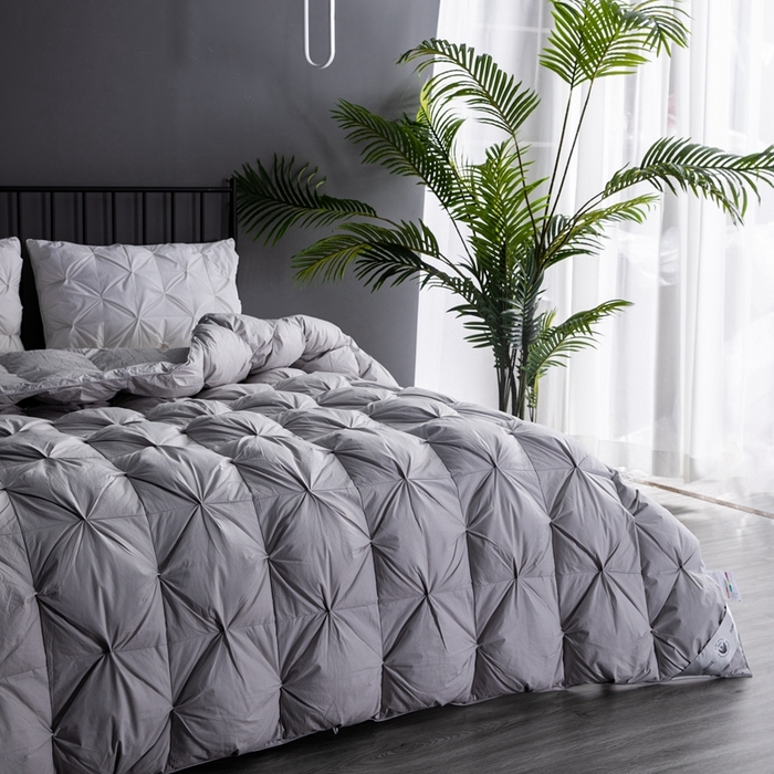 91家纺网 家纺一手货源 找家纺 兰言诺羽绒被 2025新款雅韵-全棉柔赛丝纽花羽绒被 灰色