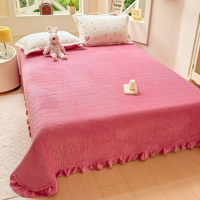 91家纺网 家纺一手货源 找家纺 尚美 2024新款高克重印花花边牛奶绒床盖四件套 粉爱心