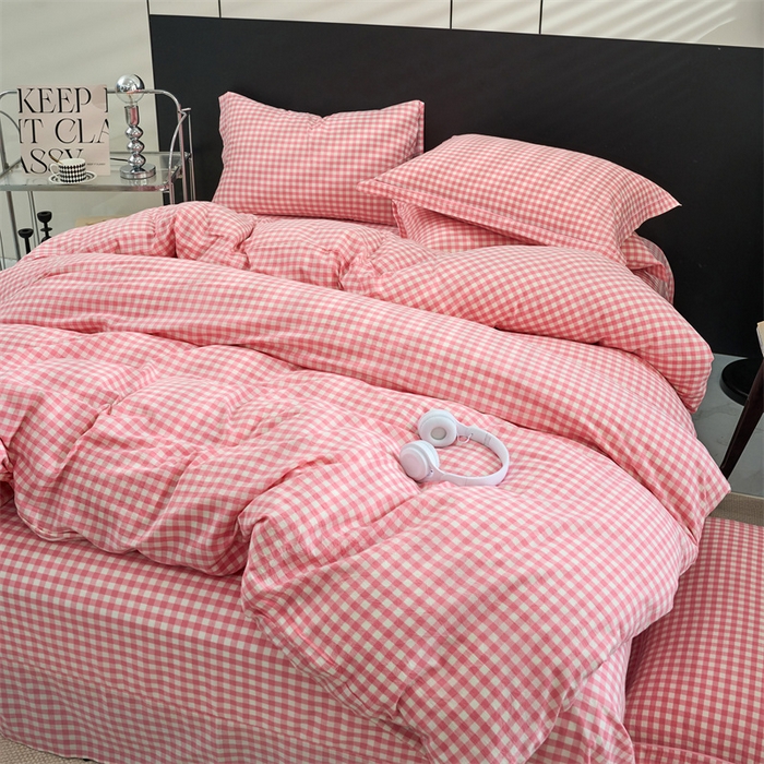 91家纺网 家纺一手货源 找家纺 三沁家居 2025新款格子色织全棉水洗棉四件套直播爆款量大价优 粉白小格