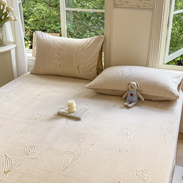 91家纺网 家纺一手货源 找家纺 大境 2024新款A类雕花绒牛奶绒床笠三件套单床笠宝宝绒婴儿绒 郁见 米咖