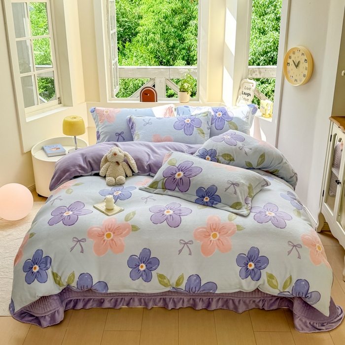 91家纺网 家纺一手货源 找家纺 尚美 2024新款高克重印花花边牛奶绒床盖四件套 紫薇