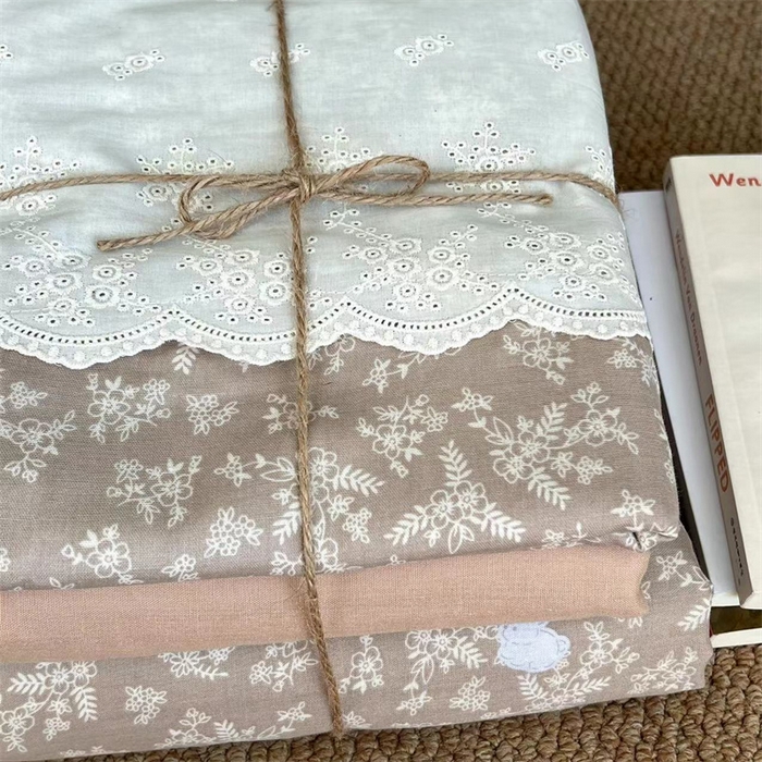 91家纺网 家纺一手货源 找家纺 2024新款全棉印花双层纱四件套--蕾丝花边款 绯月颂