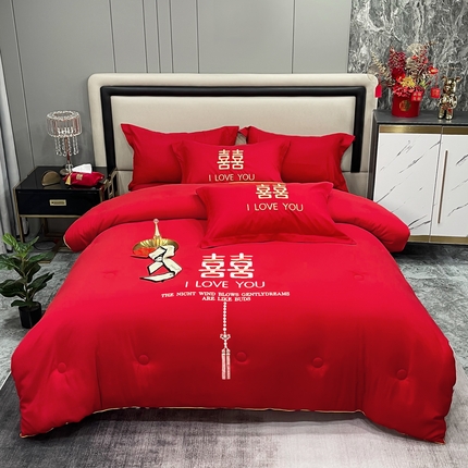 91家纺网 家纺一手货源 找家纺 （总）芊囍纺 2024新款婚庆棉花被刺绣大红结婚喜被被子被芯