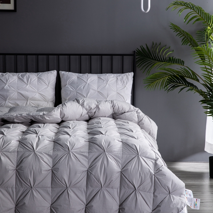 91家纺网 家纺一手货源 找家纺 兰言诺羽绒被 2025新款雅韵-全棉柔赛丝纽花羽绒被 灰色