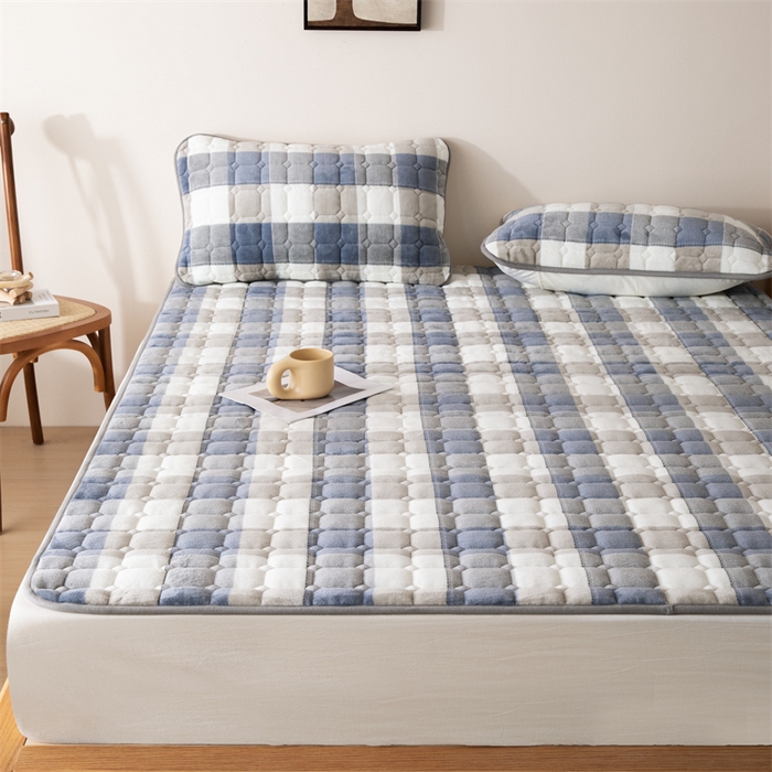 91家纺网 家纺一手货源 找家纺 凌云家纺 2025新款A类牛奶绒床垫软垫学生宿舍单人床褥可机洗 蓝格格