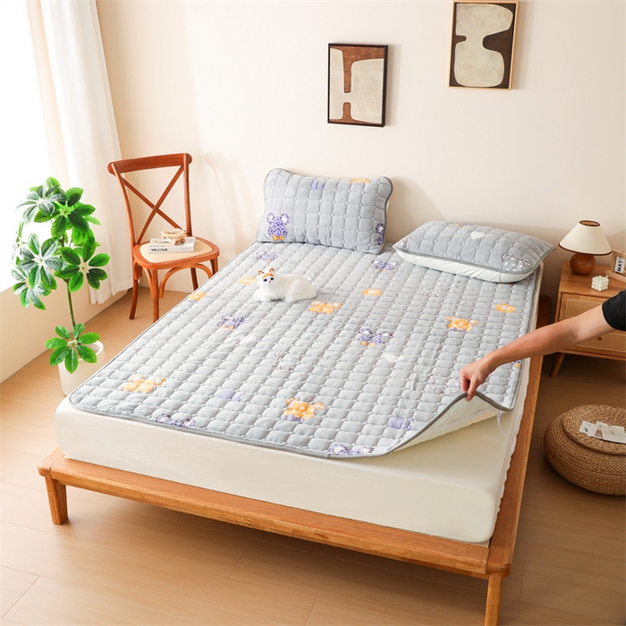 91家纺网 家纺一手货源 找家纺 凌云家纺 2025新款A类牛奶绒床垫软垫学生宿舍单人床褥可机洗 泰迪熊