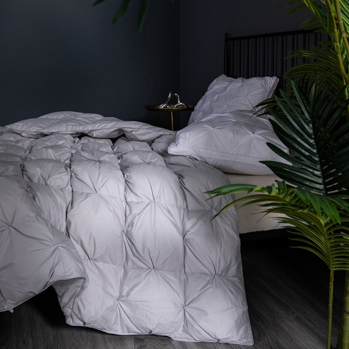 91家纺网 家纺一手货源 找家纺 兰言诺羽绒被 2025新款雅韵-全棉柔赛丝纽花羽绒被 灰色