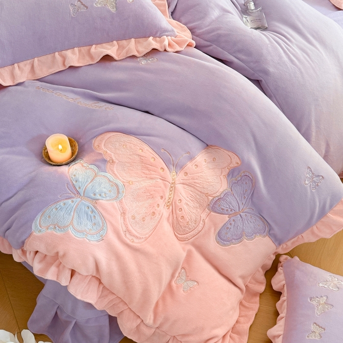 91家纺网 家纺一手货源 找家纺 可以家居 2024新款全消光牛奶绒云绒法兰绒四件套-薇薇安 优雅紫