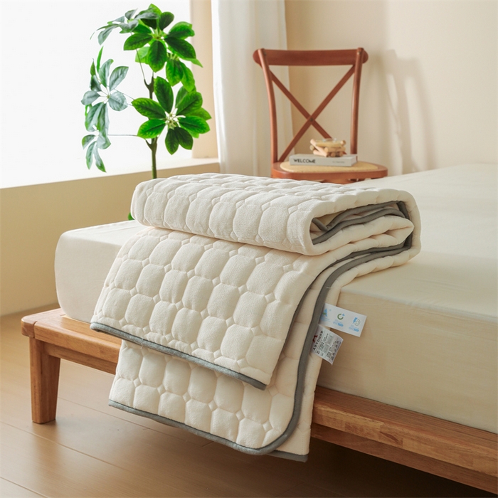 91家纺网 家纺一手货源 找家纺 凌云家纺 2025新款A类牛奶绒床垫软垫学生宿舍单人床褥可机洗 新米杏